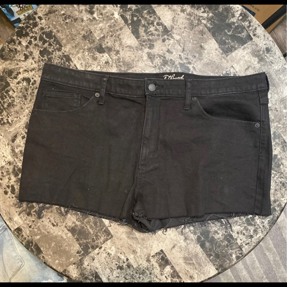 Universal Thread shorts